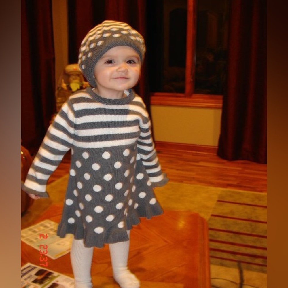 Children’s place knitted stripped polka dots dress with hat size 12 months cute